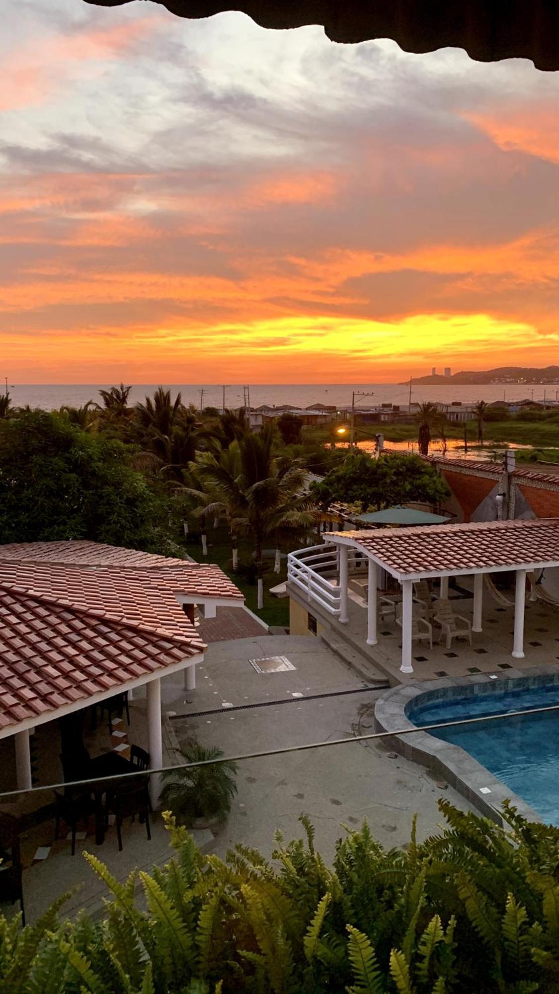 Hotel La Mar Playas Bagian luar foto